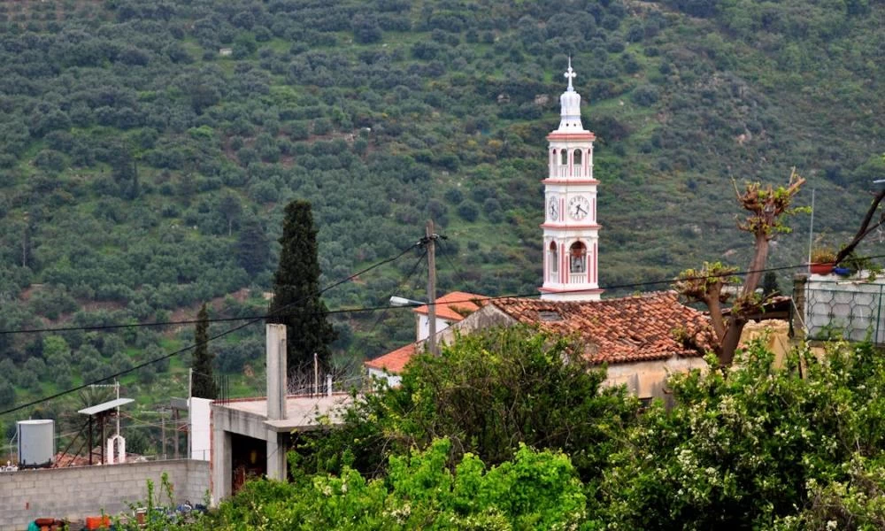 Τοπόλια: Το χωριό με την παραδοσιακή κρητική ομορφιά (βίντεο)